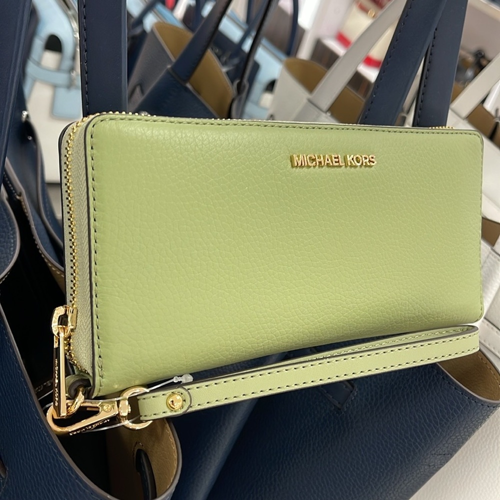 MICHAEL KORS
Leather Continental Wristlet Phone Case Wallet 
Light Sage
NWT - Picture 11 of 16